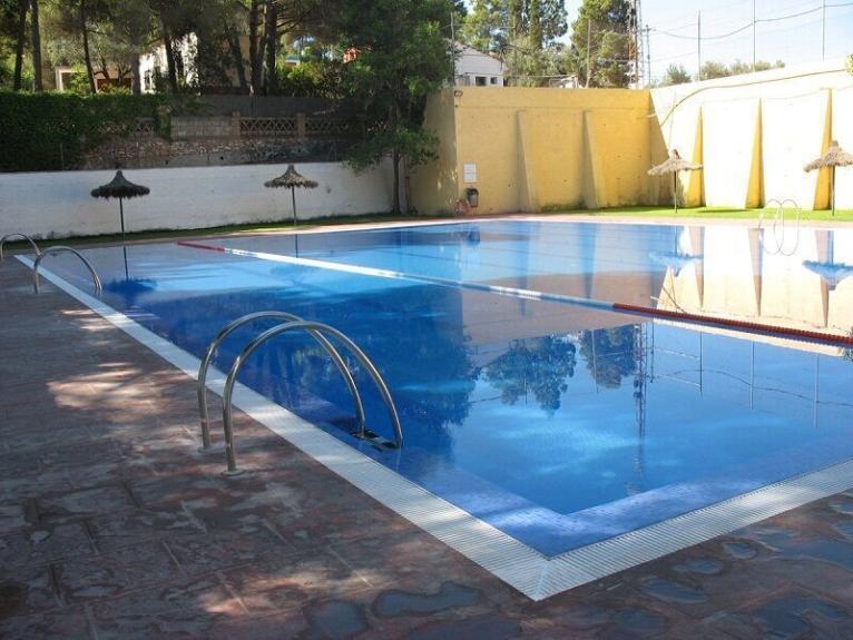 La piscina municipal de Nàquera serà gratuïta durant les onades de calor -  Noticias CAMP DE TURIA